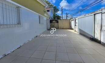 Imagem 2: Casa com 285 metros 4 quartos sendo 1 suíte com closet e 5 vagas - Bongi - Recife