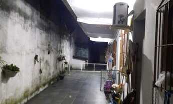 Imagem 5: Casa à venda com ponto comercial na frente no centro de Ubatuba SP