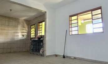 Imagem 3: Sobrado com ponto comercial de esquina na principal Avenida do Bairro