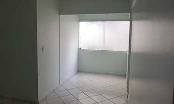 Imagem 2: Aluga-se apto 2/4 excelente localização