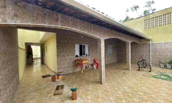 Imagem 2: Casa na praia de Itanhaém, com 3 quartos, piscina e edícula