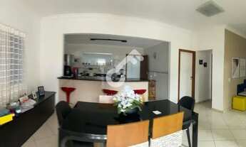 Imagem 3: MIRAGEM, Lauro de Freitas. Duplex com 5 quartos sendo 2 térreos, 2 superiores e 1 suíte, 3