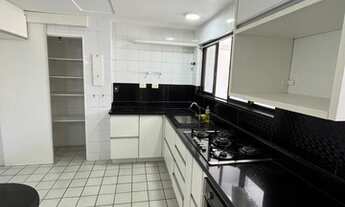 Imagem 4: Apartamento com móveis fixos, 4 quartos e 2 vagas de garagem