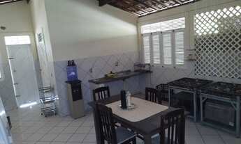 Imagem 2: Fazenda/Sítio/Chácara para aluguel possui 15000 metros quadrados com 8 quartos