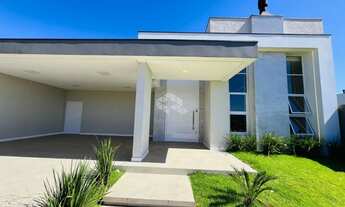 Imagem 2: Casa Térrea com 03 quartos e 01 suíte com vagas para 02 carros, lareira e pátio em Camobi