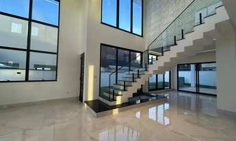 Imagem 2: CASA NO ALPHAVILLE COM 4 QUARTOS, SENDO 3 SUITES, PISCINA, QUINTAL, ENERGIA SOLAR, CASA NO