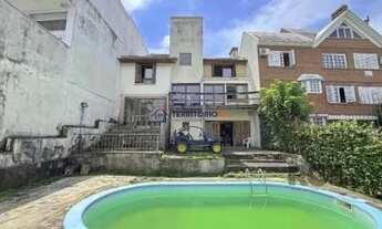 Imagem 2: Casa em Porto Alegre, no bairro Ipanema, com 3 dormitório(s), à venda