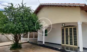 Imagem: Casa com 3 quartos sendo 1 suite com barracão