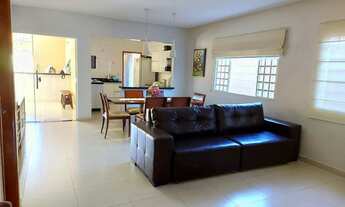 Imagem 6: Duas casas à venda no mesmo lote Casa de Rua com 3 Quarto(s) e 4 banheiro(s) à Venda, 342