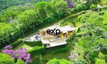 Imagem 2: Casa à Venda no Condomínio Vale das Araucárias, 3 suítes - Itaipava, Petrópolis/RJ