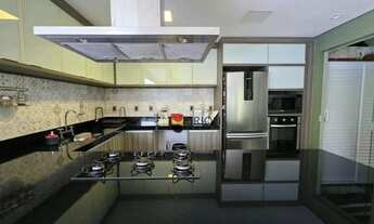 Imagem 3: Casa Sobrado alto padrão com 260m², 4 quartos/suítes, à venda no Condomínio Pitangueiras e