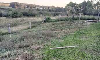 Imagem 2: Terreno próximo a praca