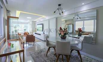 Imagem 3: Design, Conforto e Praticidade em Apartamento Mobiliado em Petrópolis