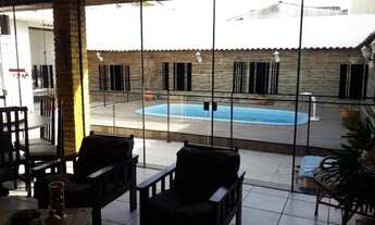Imagem 2: Oportunidade - Casa Ampla com Piscina e Área de Churrasqueira - Forquilhinhas - São José