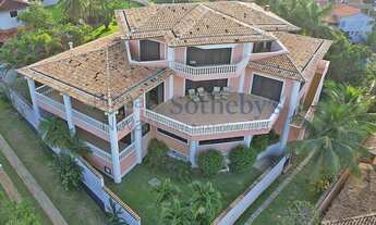 Imagem 2: Casa espaçosa com vista panorâmica para o mar