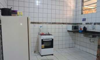 Imagem 2: Casa em rua pública