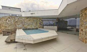 Imagem 2: Cobertura duplex com cinco suites e vista para o mar