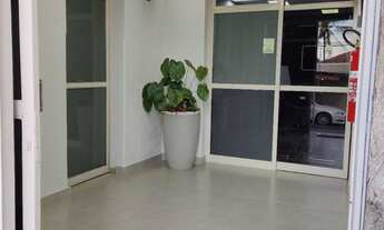 Imagem 7: Sala mobiliada, móveis planejados, com internet, cantina e sala de espera