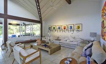 Imagem 6: Casa contemporânea no meio de reserva ecológica