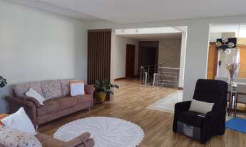 Imagem 4: Casa de condomínio térrea para venda possui 450 metros quadrados com 5 quartos