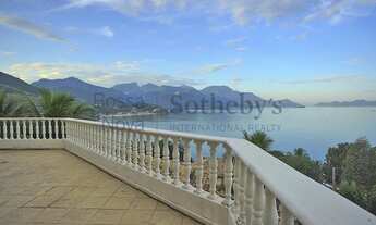 Imagem 7: Casa espaçosa com vista panorâmica para o mar