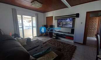 Imagem: WE)Casa com 04 dormitórios e amplo quintal