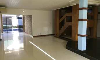 Imagem 6: Casa de condomínio para aluguel possui 500 metros quadrados com 6 quartos