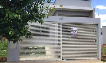 Imagem: ALUGO - Casa Geminada com 3 Quartos no Chamonix