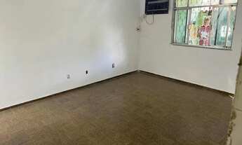 Imagem 3: Inenarrável Casa Duplex (Vazia) Tanque Sala 2 Quartos 2 Vagas Terraço