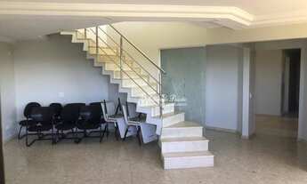 Imagem 2: Cobertura Duplex com Piscina à Venda em Área Nobre