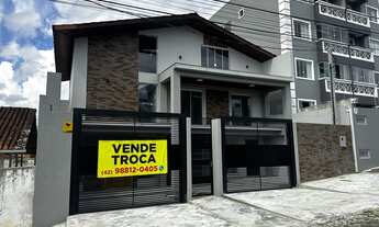 Imagem: Lindo Sobrado muito bem localizado