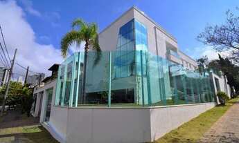 Imagem 2: Casa para aluguel e venda possui 469 metros quadrados com 4 quartos