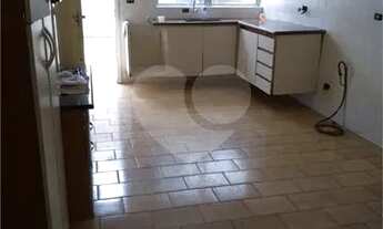 Imagem 6: LINDO SOBRADO COM EDÍCULA