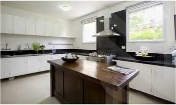 Imagem 7: Casarão Clássico em Condomínio Exclusivo - Sem Igual