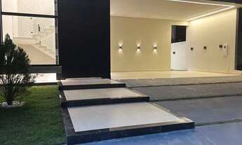 Imagem 3: Passaredo 4 suítes, 3 com closet e varanda, piscina com prainha