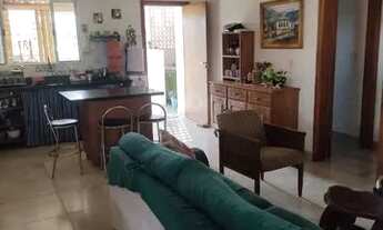 Imagem 6: Casa avarandada com edícula