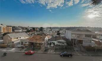 Imagem 4: Imóvel para venda possui 54 metros quadrados com 2 quartos em Capão Raso - Curitiba - PR