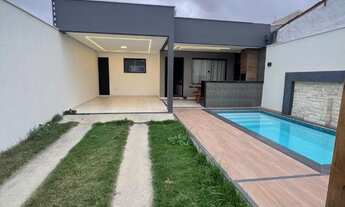 Imagem: Vendo casa com piscina de 2/4 sendo uma