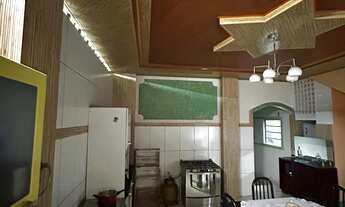 Imagem 6: Prédio de três andares com sacada