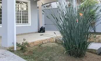 Imagem 6: Casa de condomínio para venda possui 207 metros quadrados com 4 quartos