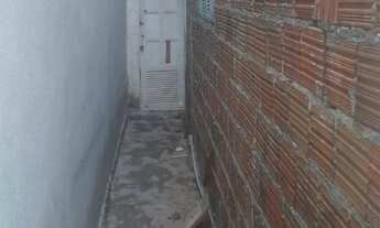 Imagem 2: CASA COM 2 COMPARTIMENTOS CONSTRUÍDOS PRÓXIMO AO FAVORITO ZONA NORTE