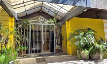 Imagem 2: Sala reformada com box