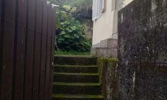 Imagem 2: Casa em Castelanea. Rua Cond Deu - Acesso por 80 escadas. nao tem garagem. Nao aceita fina