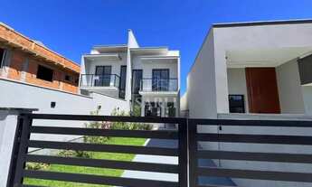 Imagem: Sobrado novo, com 2 dormitórios, sendo