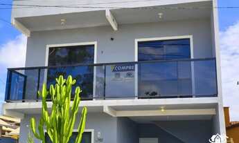 Imagem 2: Sobrado com 3 Quartos, Varanda e Corredor Lateral em Rua Tranquila Itajuba Barra Velha