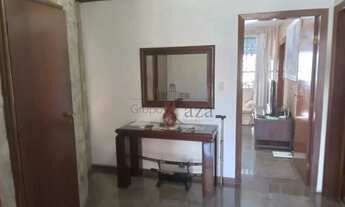 Imagem 6: Oportunidade - Casa em Condomínio - Condomínio Jardim das Colinas - 5 Dormitórios - 310m²