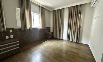 Imagem 6: Casa com 4 Quarto(s) e 4 banheiro(s) para Alugar, 319 m² por R$ 4900 / Mês