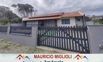 Imagem 2: Csaa com piscina na Praia do Ervino