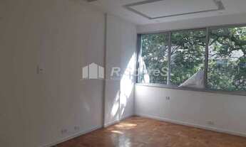 Imagem 4: Apartamento dois quartos , com dependência na rua Tonelero - Copacabana