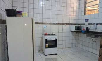 Imagem 5: Casa em rua pública